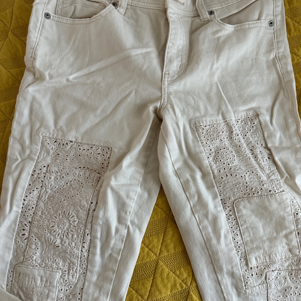 American Eagle Outfitters Cream Cropped Jeans with Eyelet Design